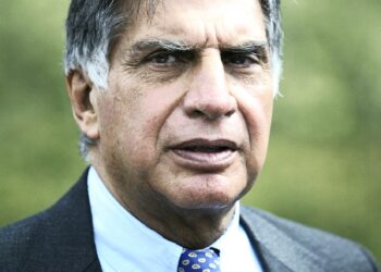 Biography of Ratan Tata | The Visionary Industrialist of India
